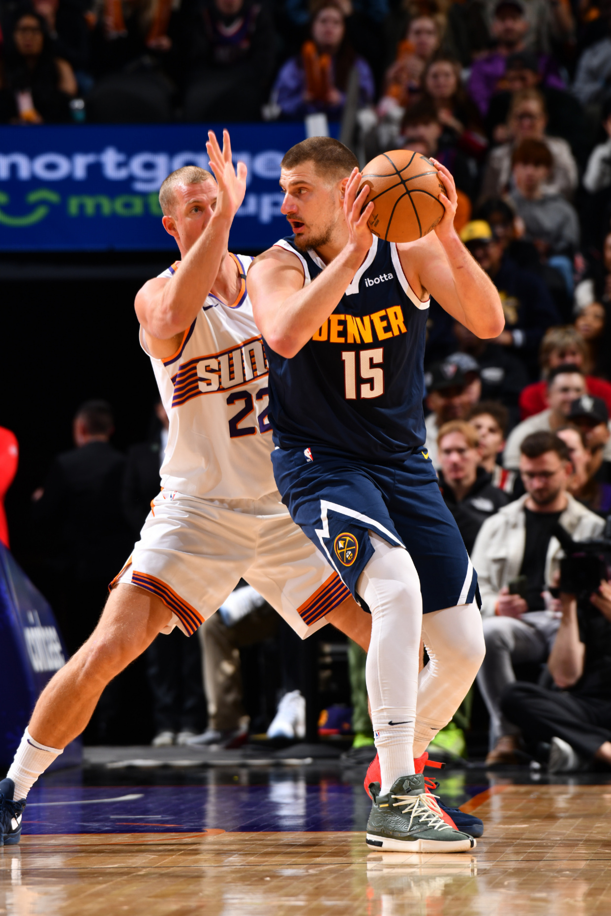 掘金胜骑士,约基奇表现出色 掘金胜骑士,约基奇表现出色