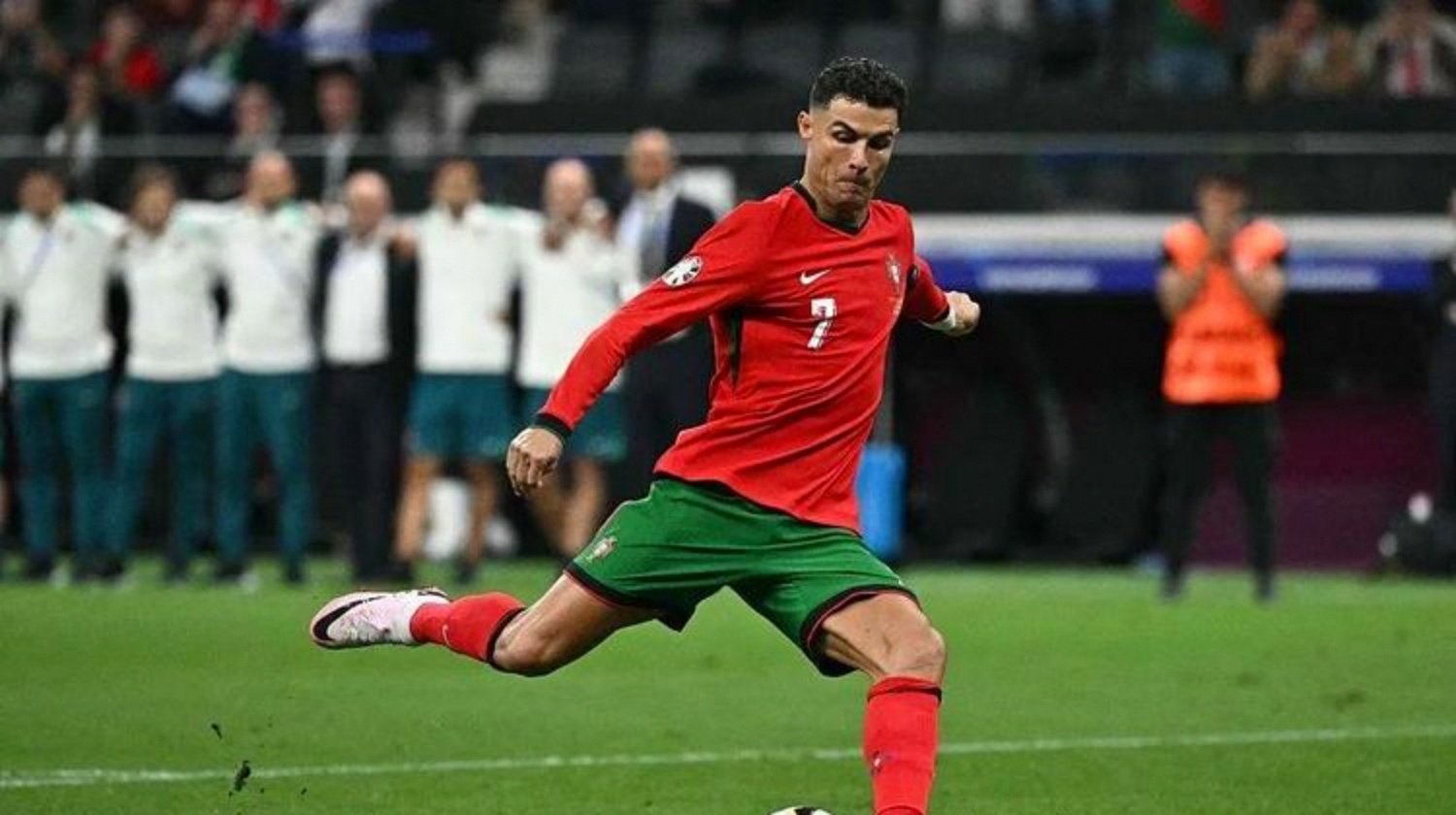 尤文图斯惨遭绝杀，C罗失点并遭罚下的简单介绍