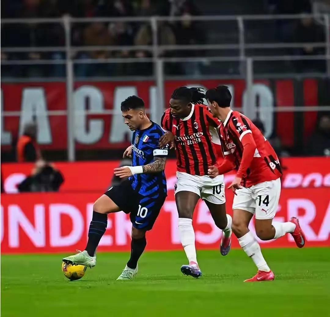 关于AC米兰客场大胜，继续紧咬榜首的信息