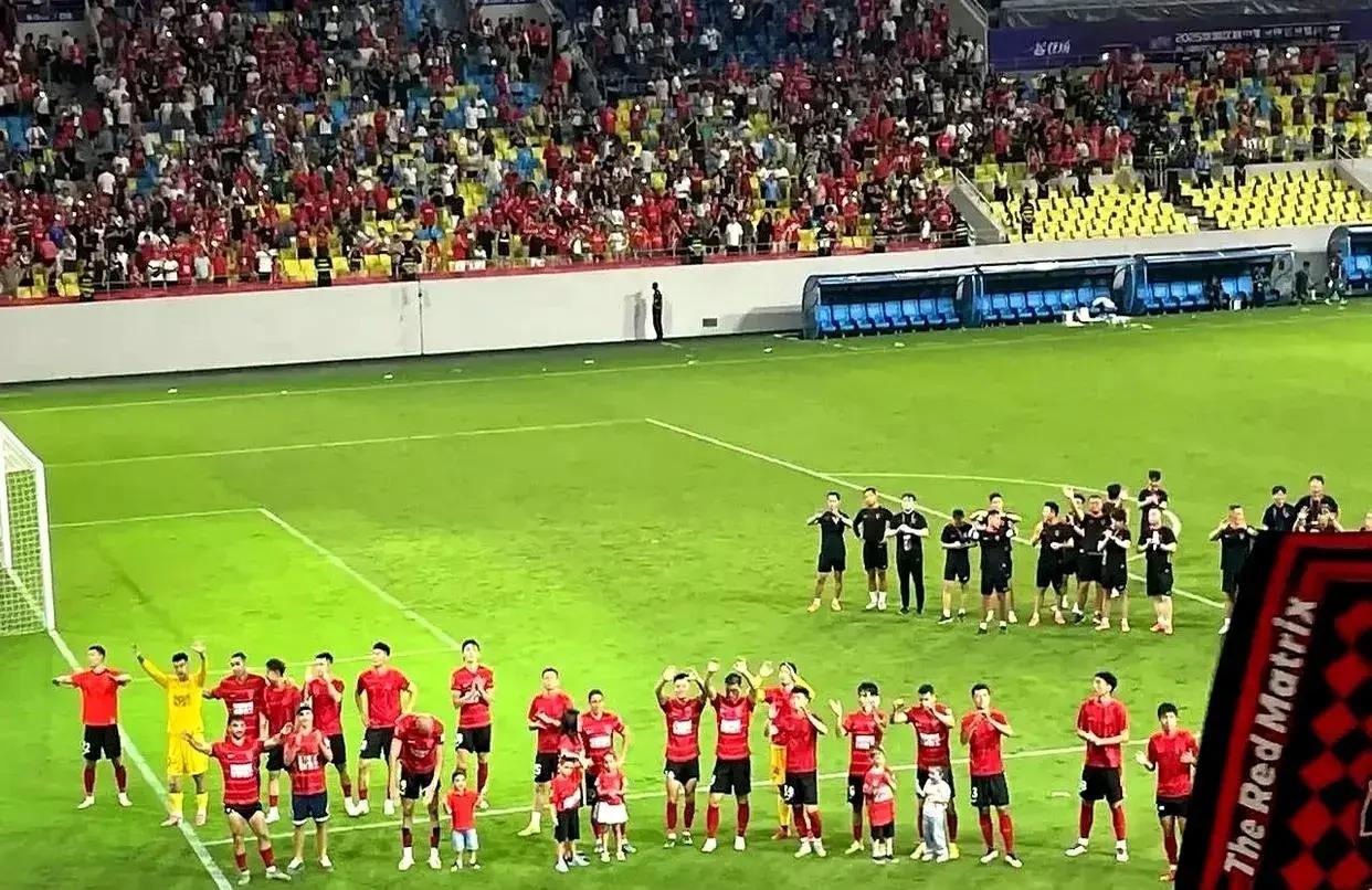 包含外援大爆发，助球队镇守主场的词条