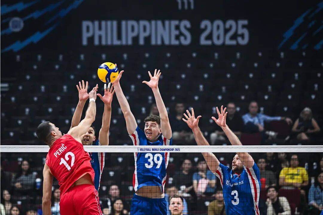 捷克队在比赛中获得意想不到的胜利晋级