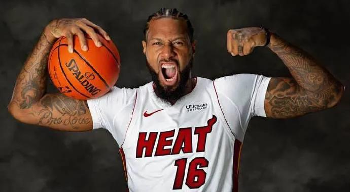 瑞士拳击选手约翰逊成功闯入四强