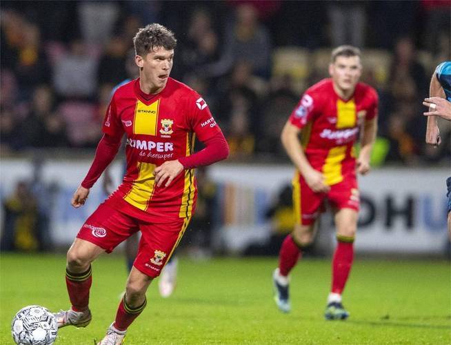 荷甲球队考虑加强中场实力引援