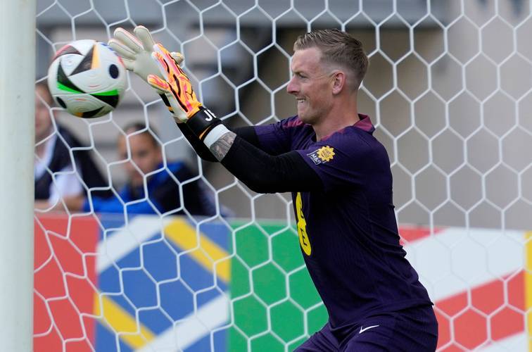 欧国联比赛中出现新花样，场面精彩绝伦