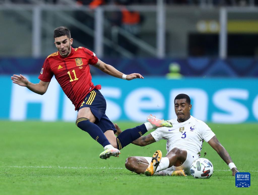 欧国联比赛中出现新花样，场面精彩绝伦