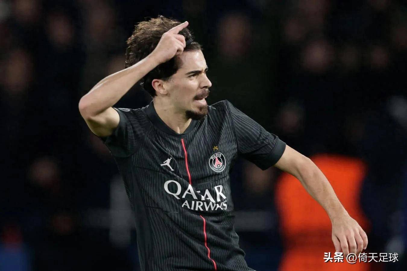 摩纳哥客场小胜巴黎圣日耳曼，暂时领跑的简单介绍